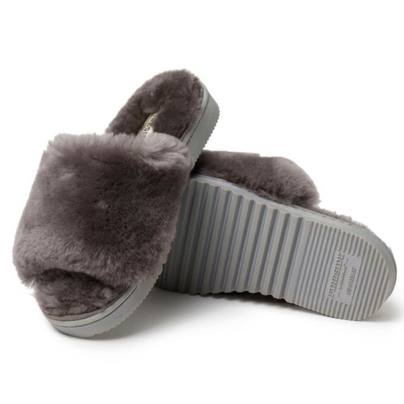 NWOB FIRESIDE by DEARFOAMS Cairns Cozy Grey Shearling Lounge Slides Slippers - Picture 1 of 14